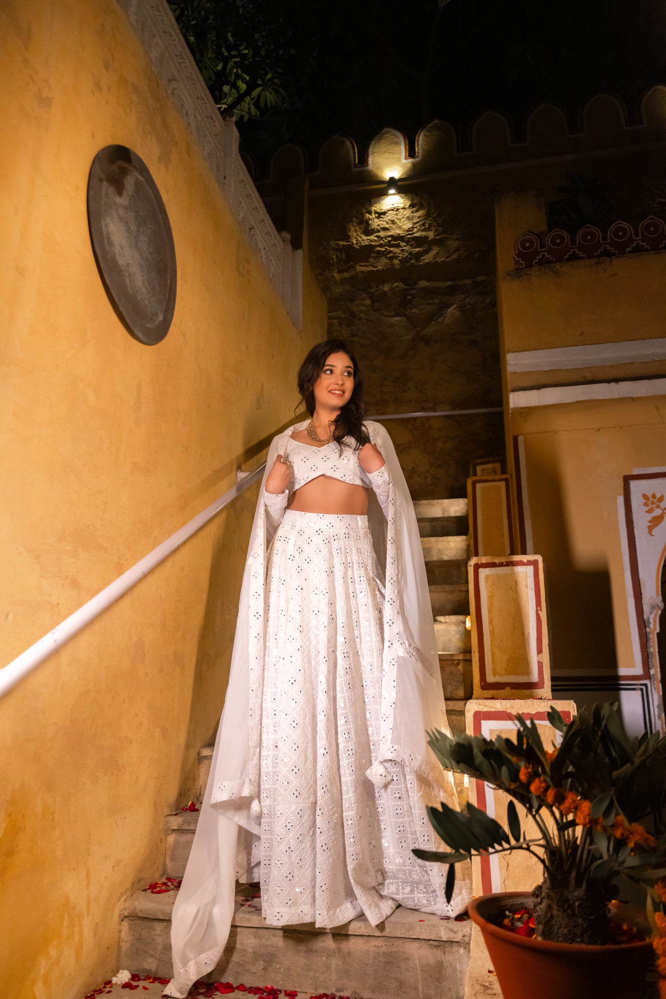 ISAHNI WHITE CHIKANKARI LEHENGA SET Deasha India