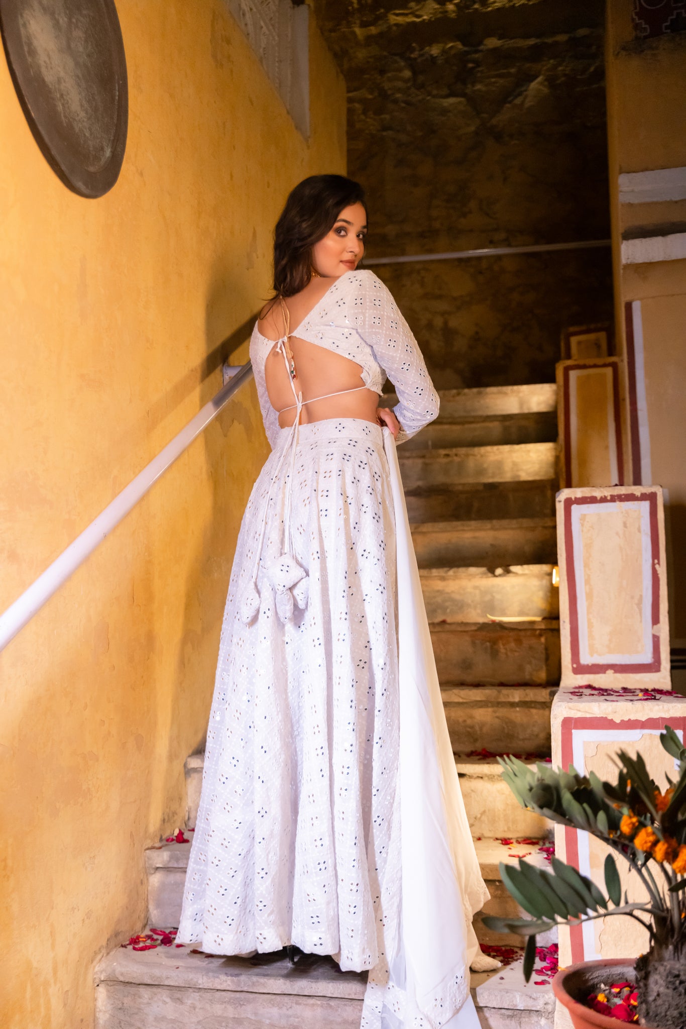 ISAHNI WHITE CHIKANKARI LEHENGA SET Deasha India