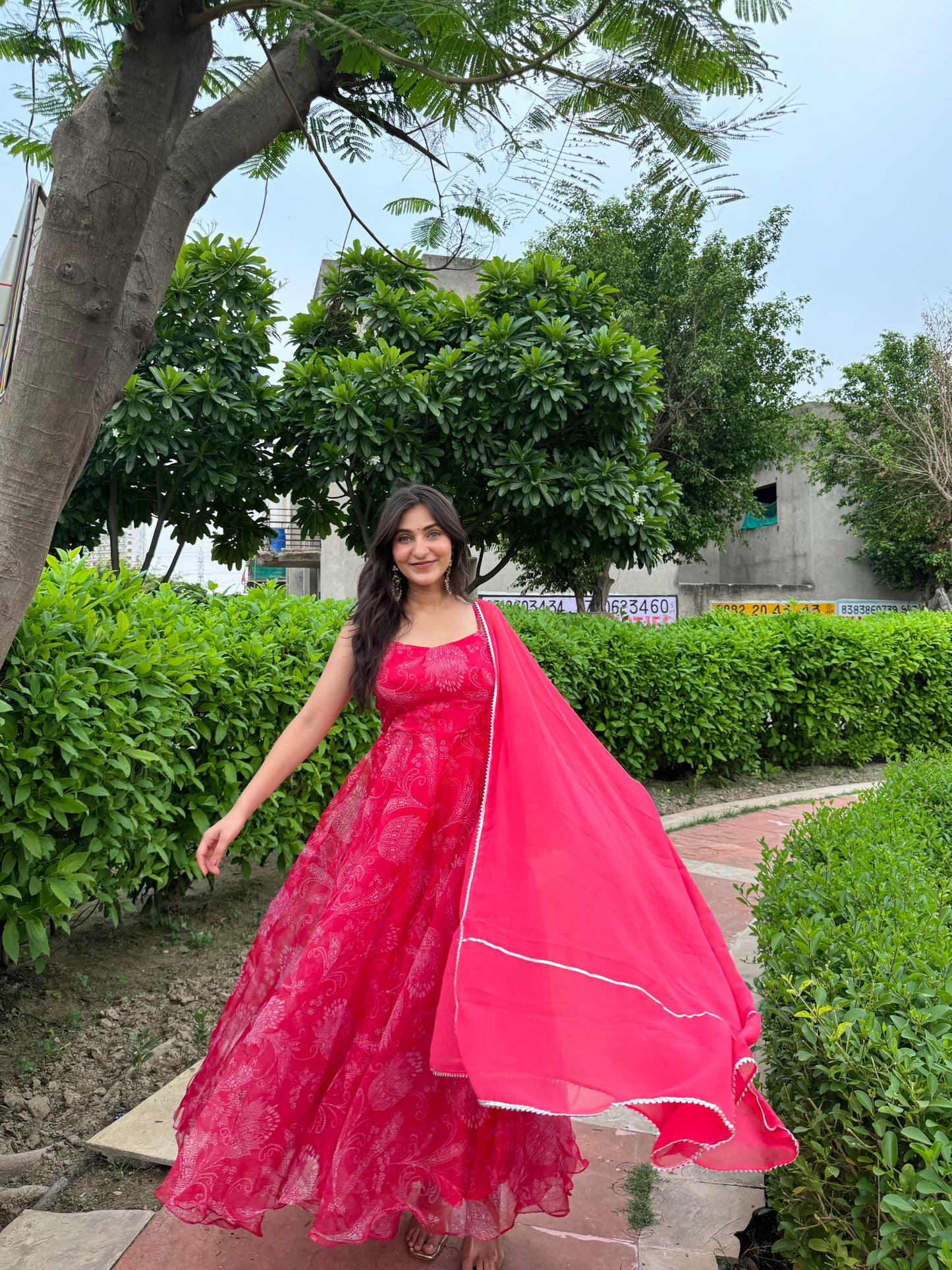 SAAVI PINK FLORAL PRINT ORGANZA ANARKALI SET Deasha India