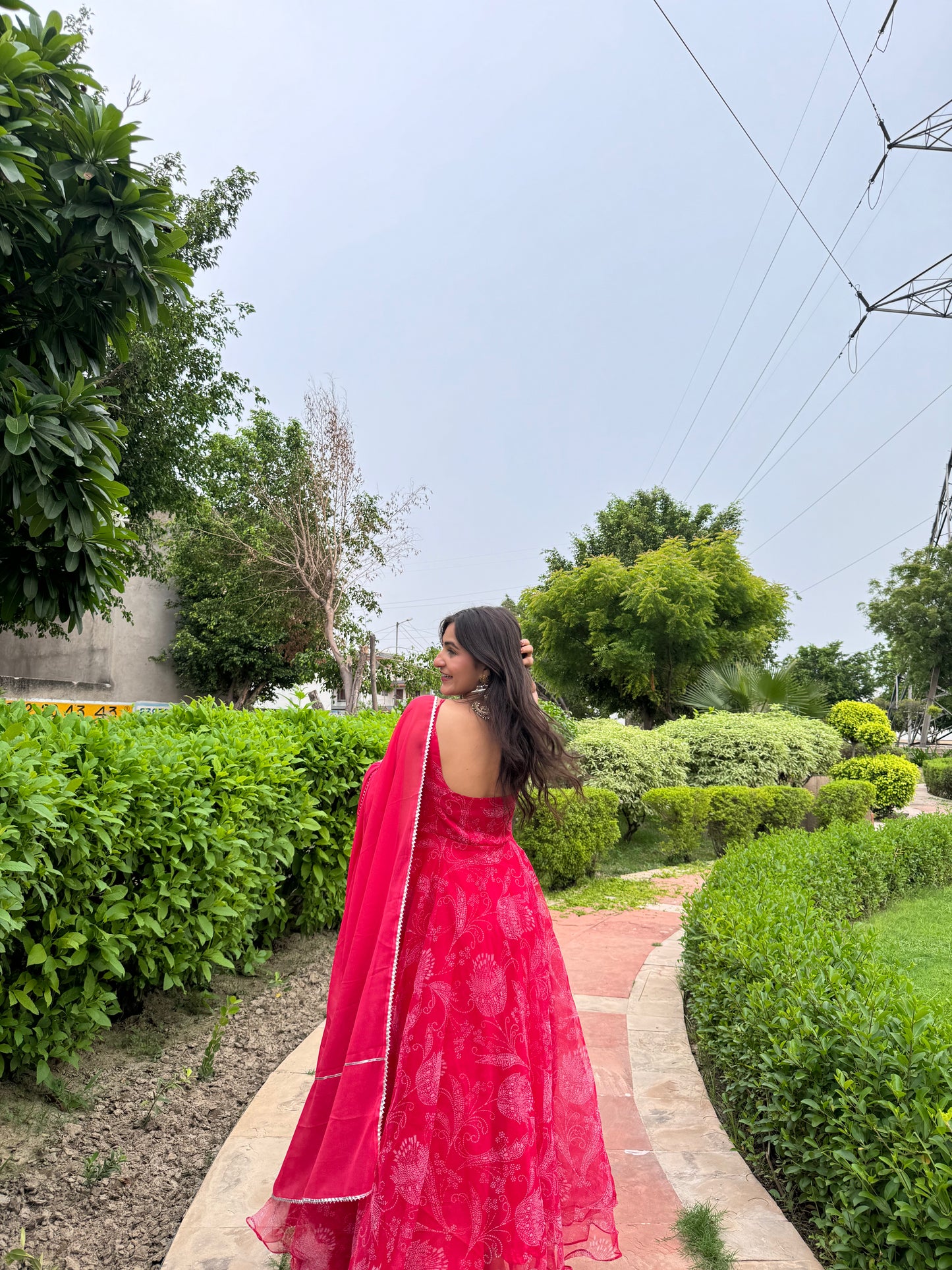 SAAVI PINK FLORAL PRINT ORGANZA ANARKALI SET Deasha India