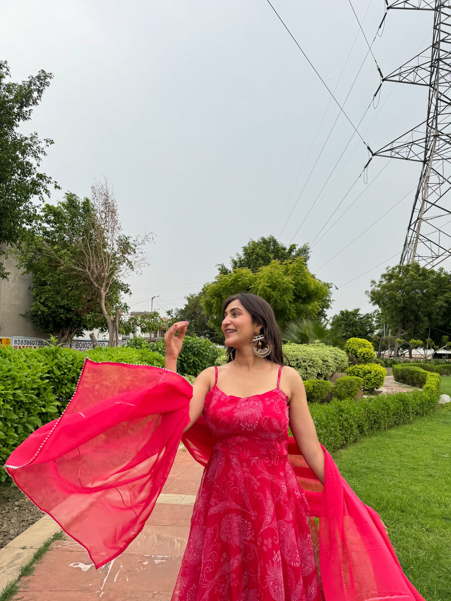 SAAVI PINK FLORAL PRINT ORGANZA ANARKALI SET Deasha India