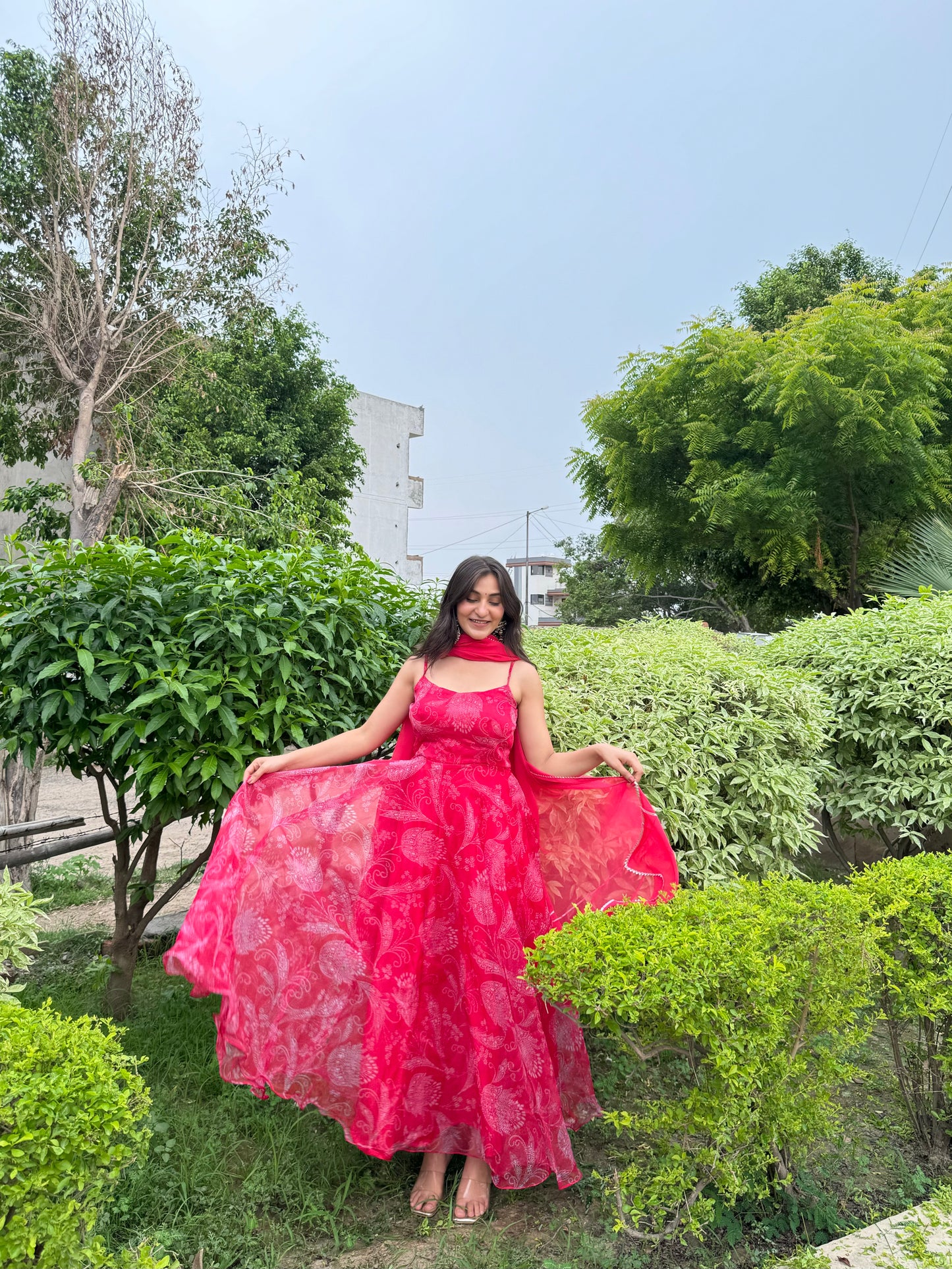 SAAVI PINK FLORAL PRINT ORGANZA ANARKALI SET Deasha India