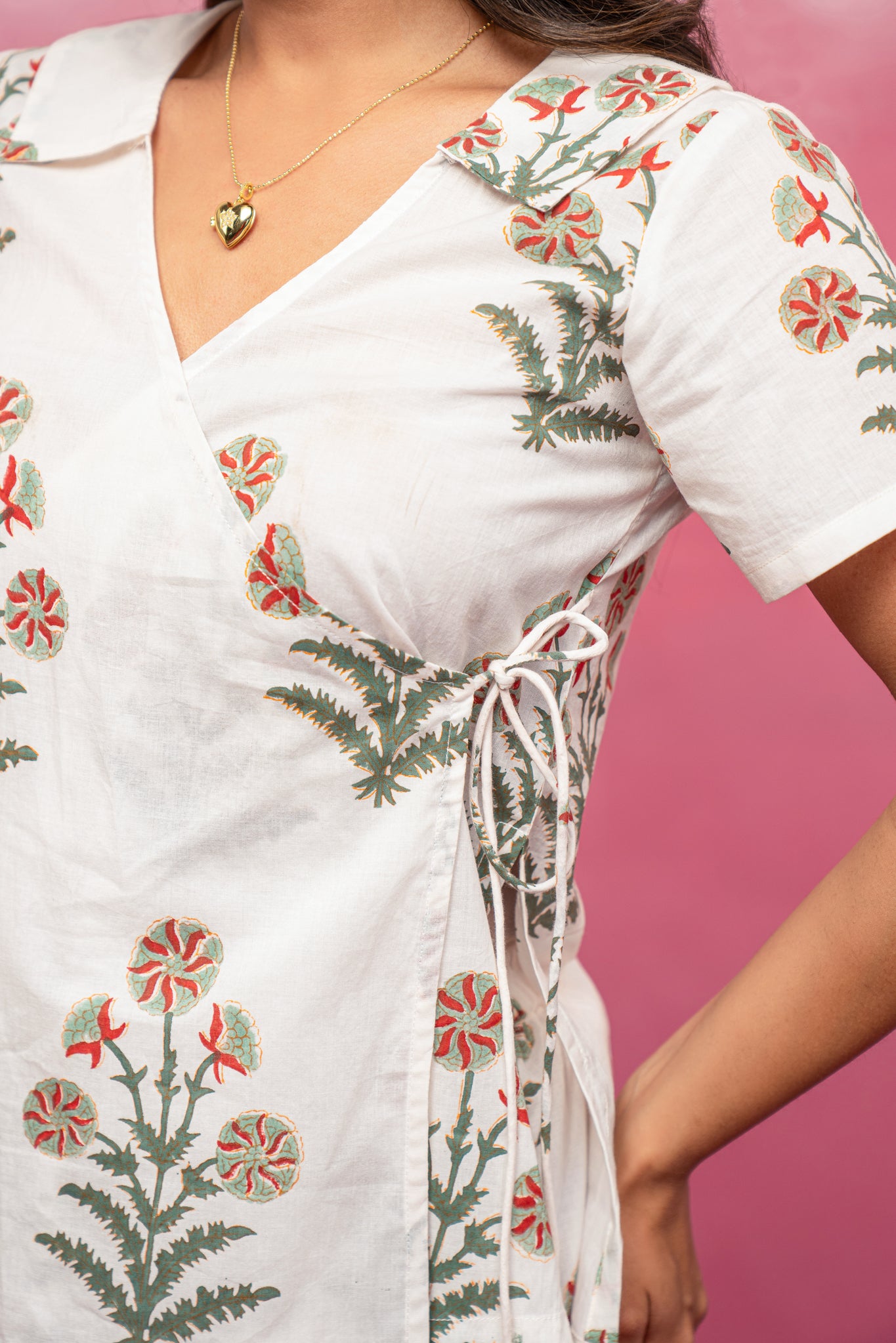 VARINI WHITE FLORAL ANGARAKHA TOP