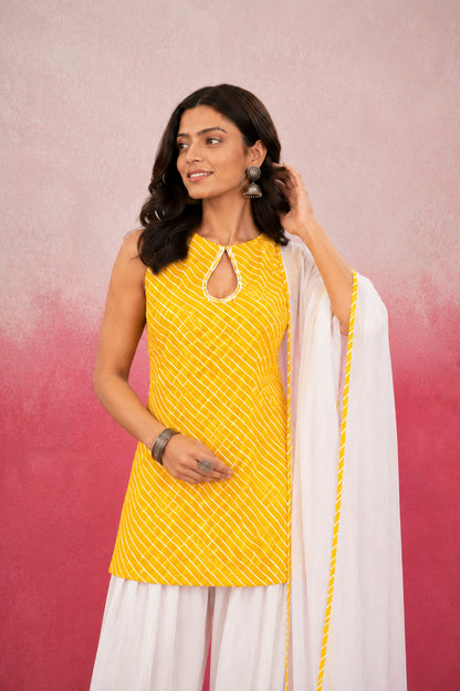 TRINAYA YELLOW MOTHRA FARSHI SET