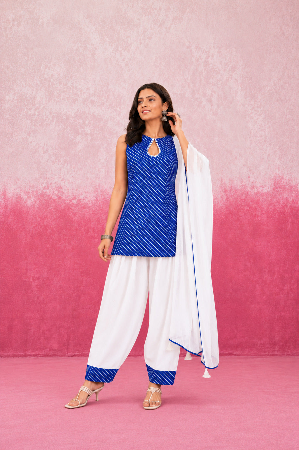 SARANYA BLUE MOTHRA FARSHI SET