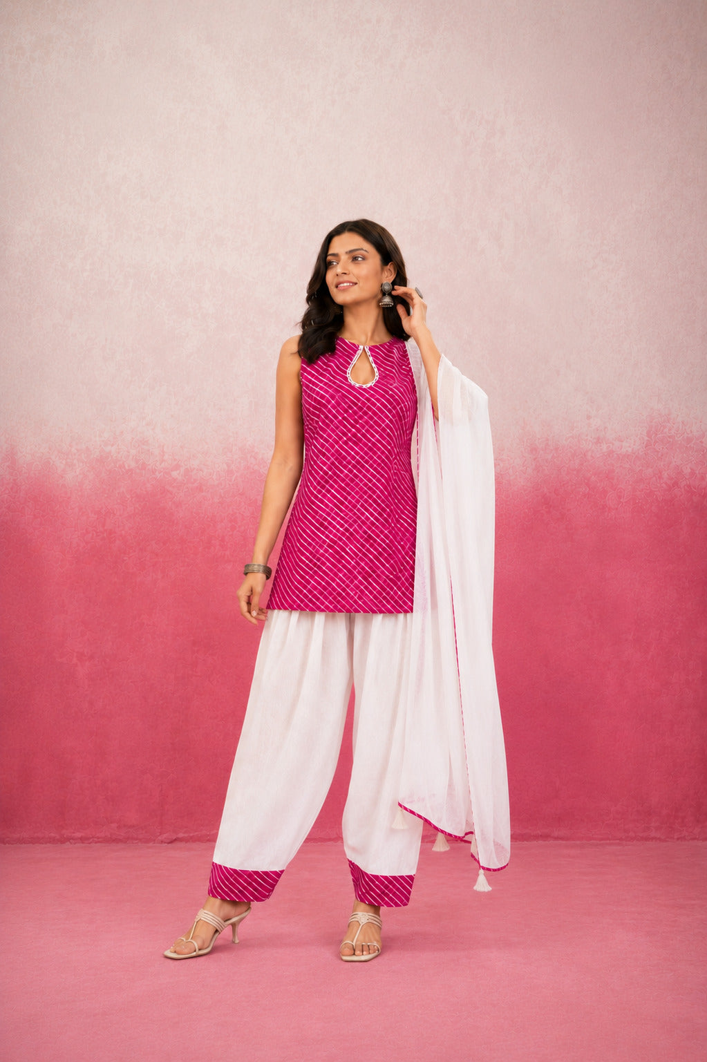 ARUNIKA PINK MOTHRA FARSHI SET