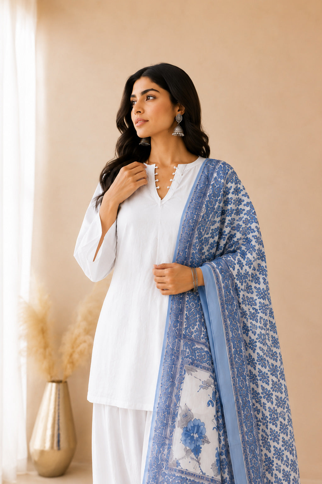 AVYANA WHITE FARSHI SET