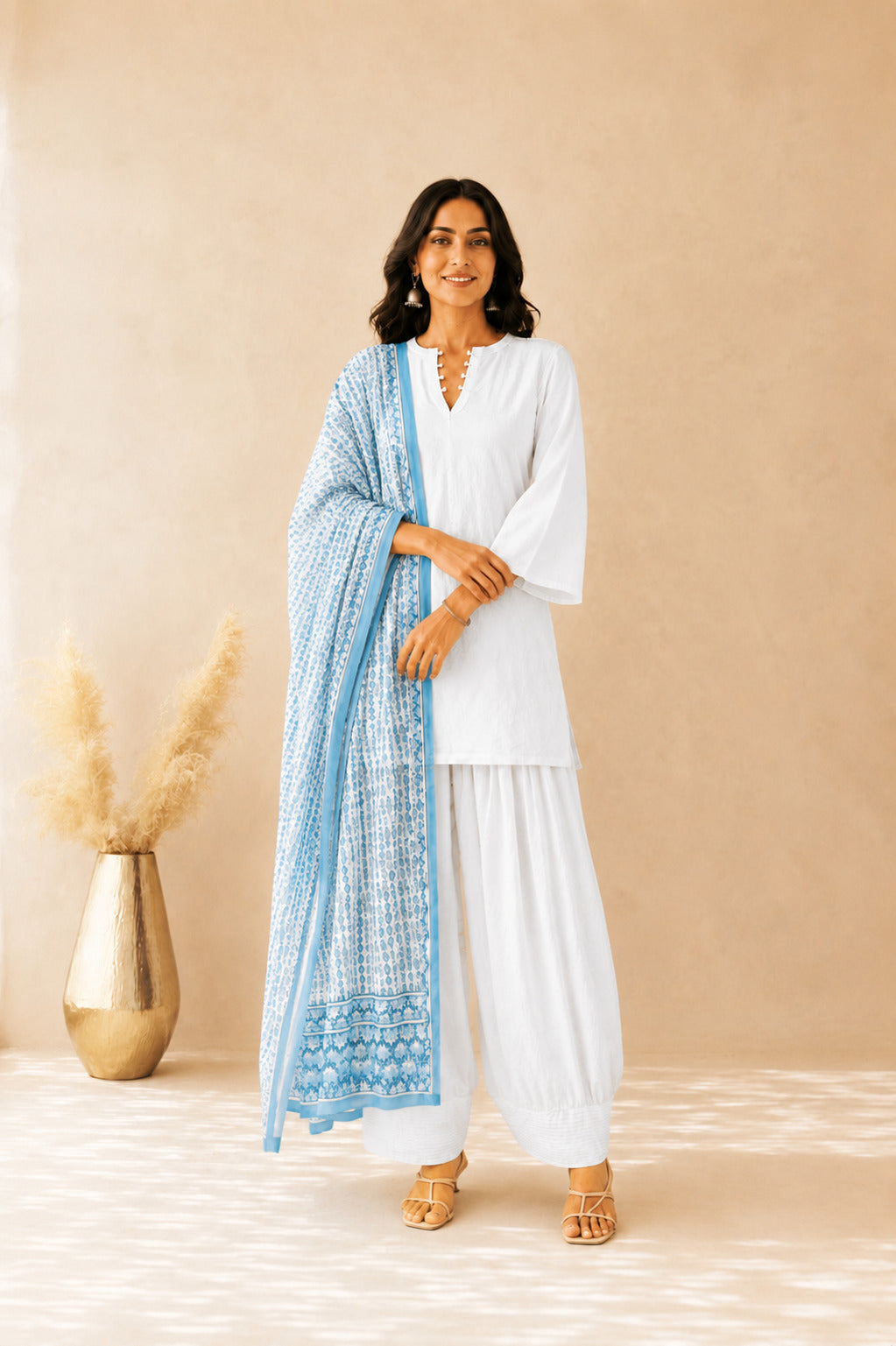 YAVIRA WHITE FARSHI SET