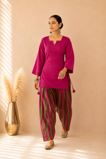 AYAH MAGENTA COTTON DETAILED FARSHI SET