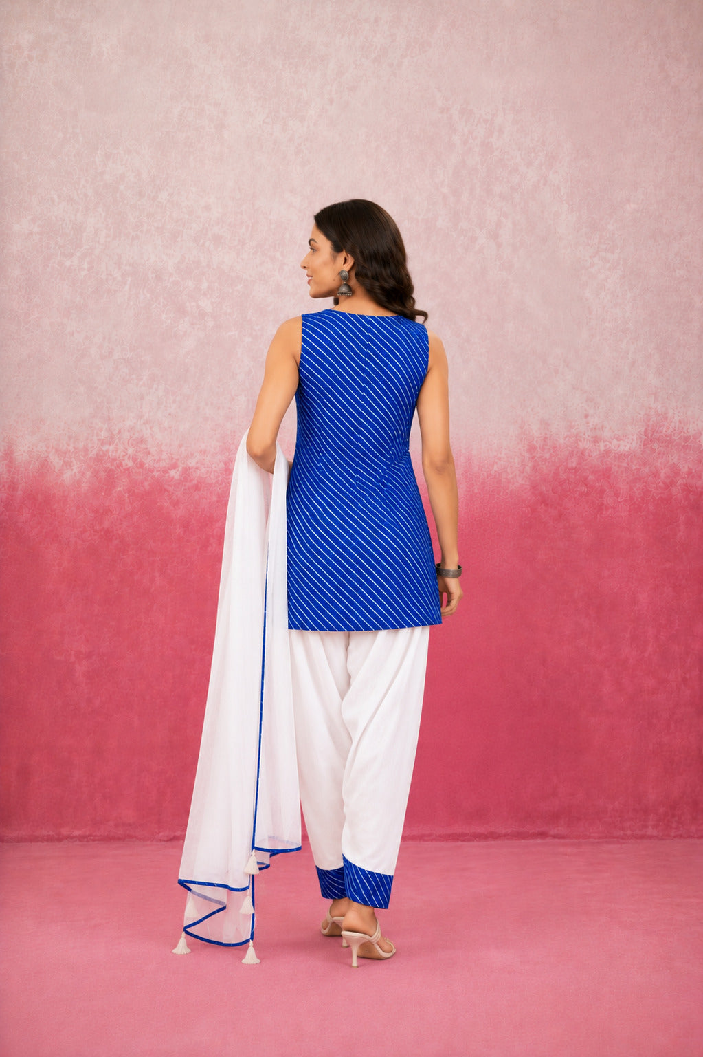 SARANYA BLUE MOTHRA FARSHI SET