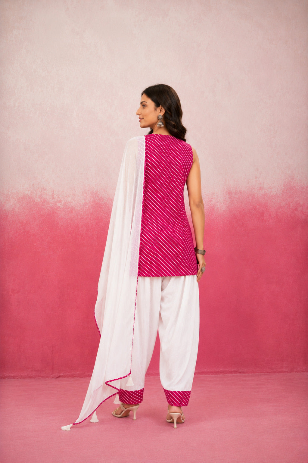 ARUNIKA PINK MOTHRA FARSHI SET