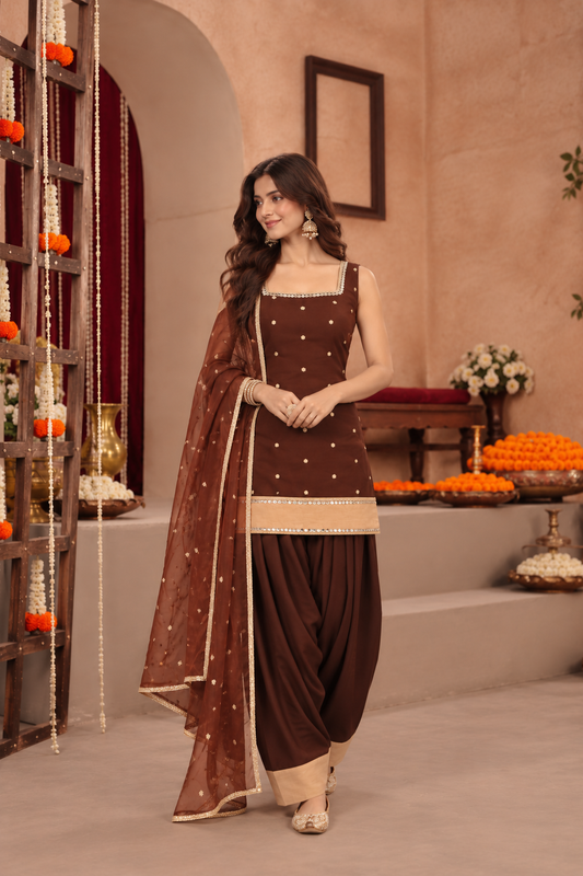 EESHA COCO CHAMPAGNE COLOR BLOCK FARSHI SET
