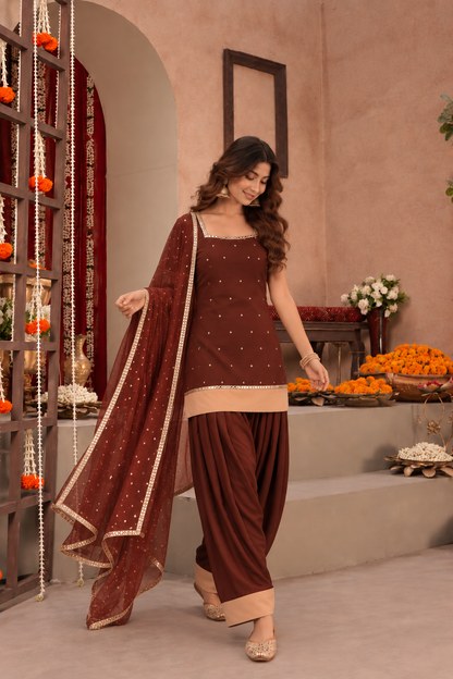 EESHA COCO CHAMPAGNE COLOR BLOCK FARSHI SET