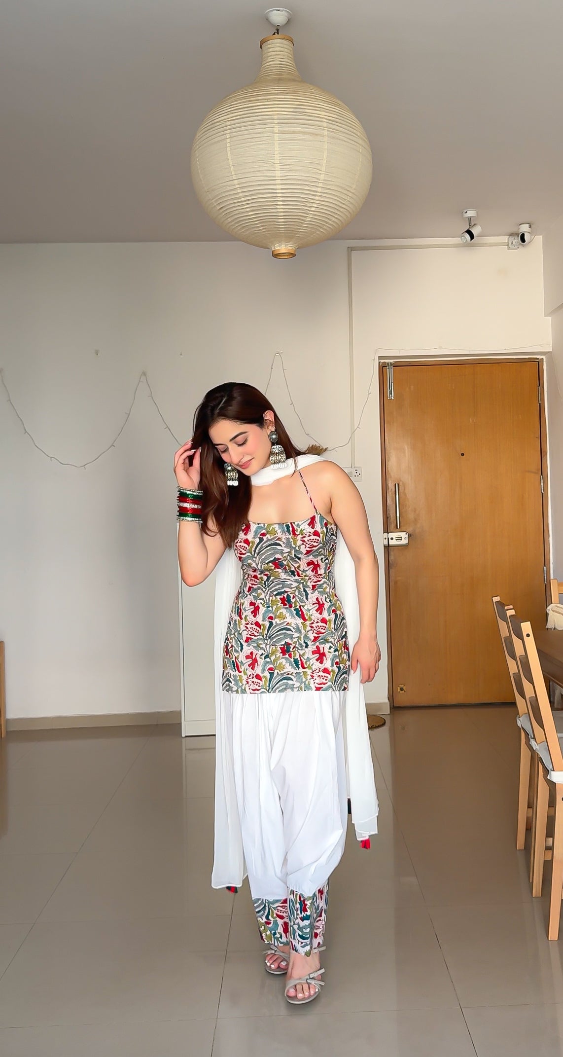 UDITI WHITE FLORAL PRINTED FARSHI SALWAR SET WITH DUPATTA