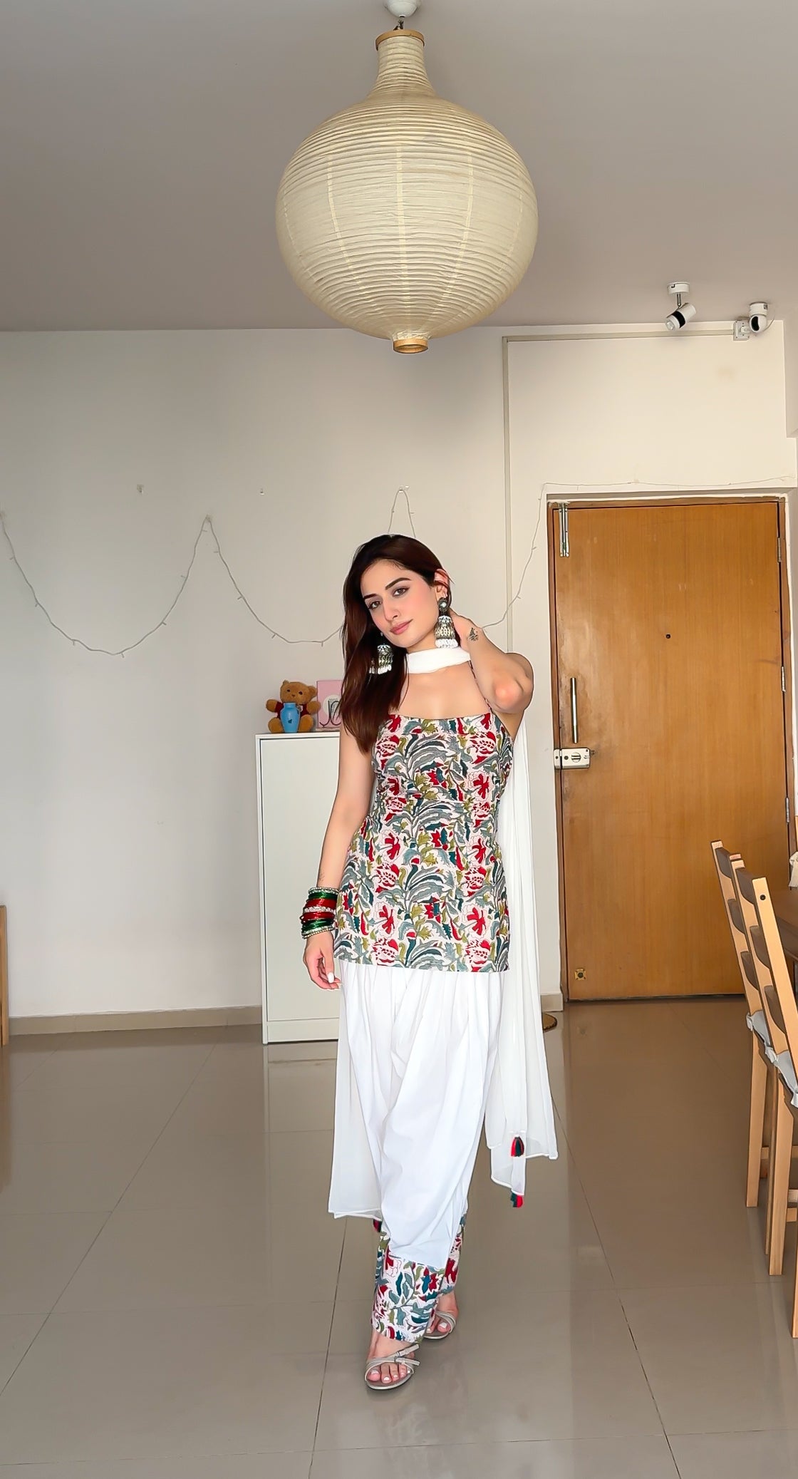 UDITI WHITE FLORAL PRINTED FARSHI SALWAR SET WITH DUPATTA