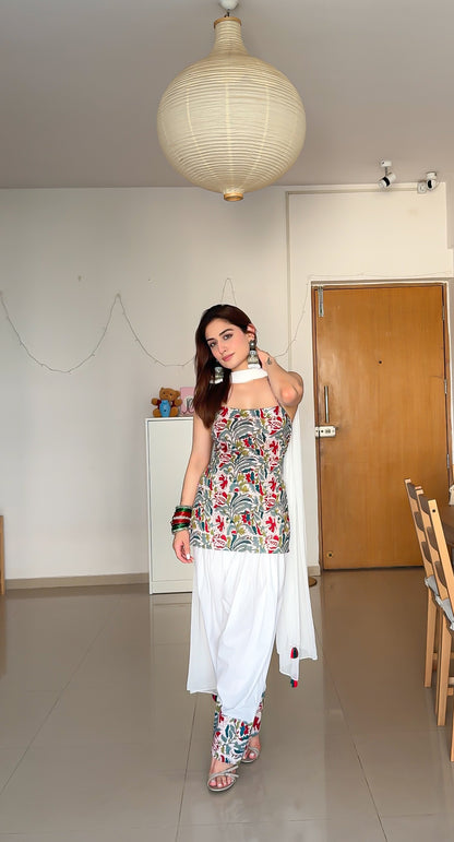 UDITI WHITE FLORAL PRINTED FARSHI SALWAR SET WITH DUPATTA
