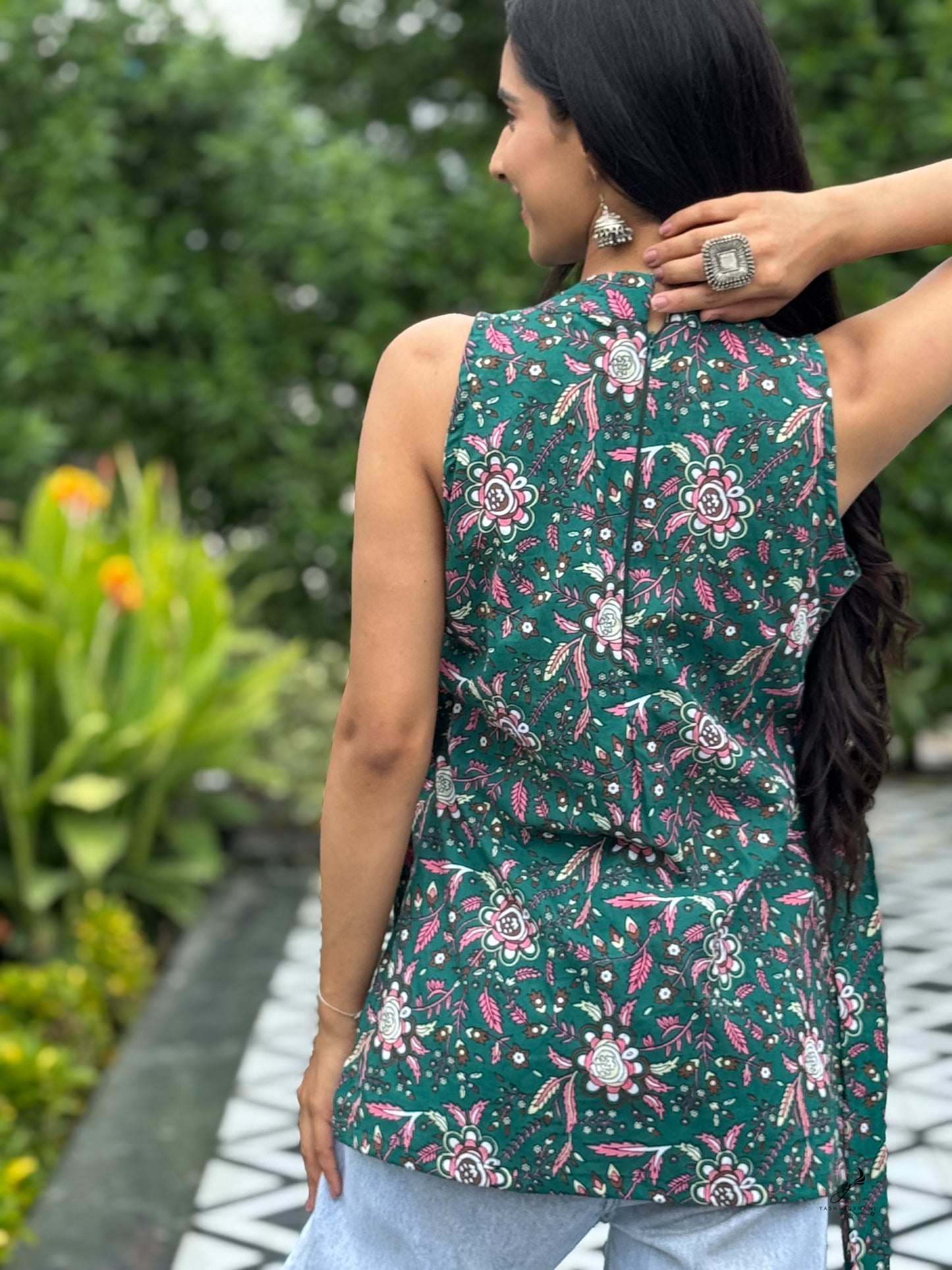 ANVIKA GREEN COTTON SIDE KNOTS SHORT KURTI