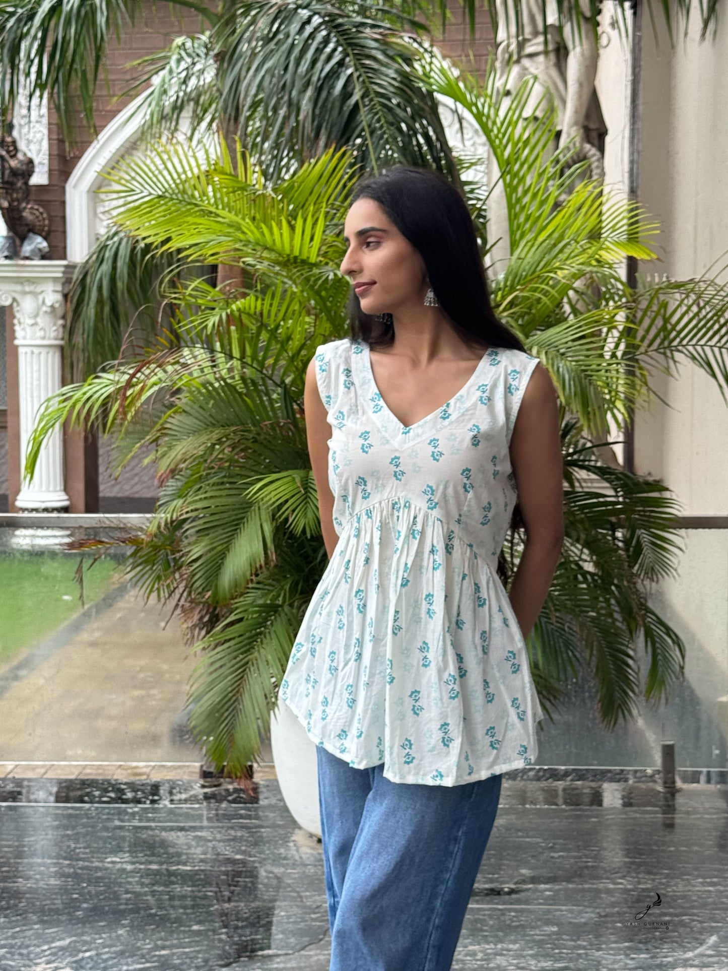 DIVIRA COTTON FLORAL SLEEVELESS SHORT KURTI