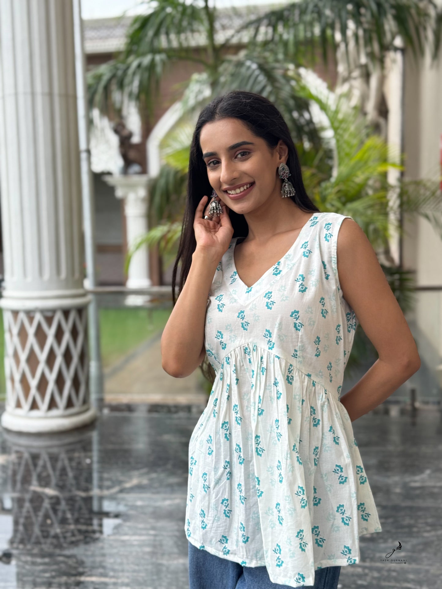 DIVIRA COTTON FLORAL SLEEVELESS SHORT KURTI