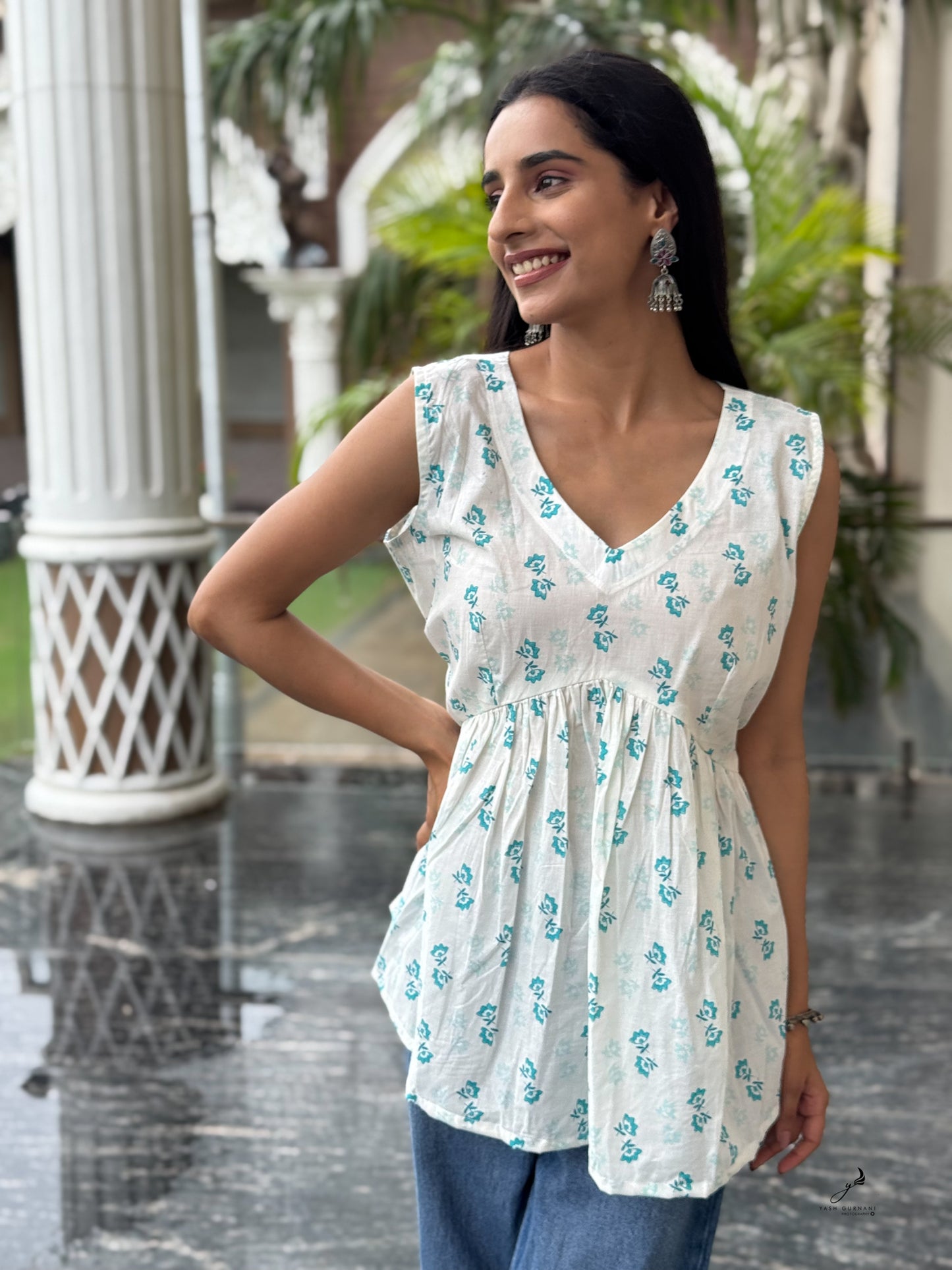 DIVIRA COTTON FLORAL SLEEVELESS SHORT KURTI
