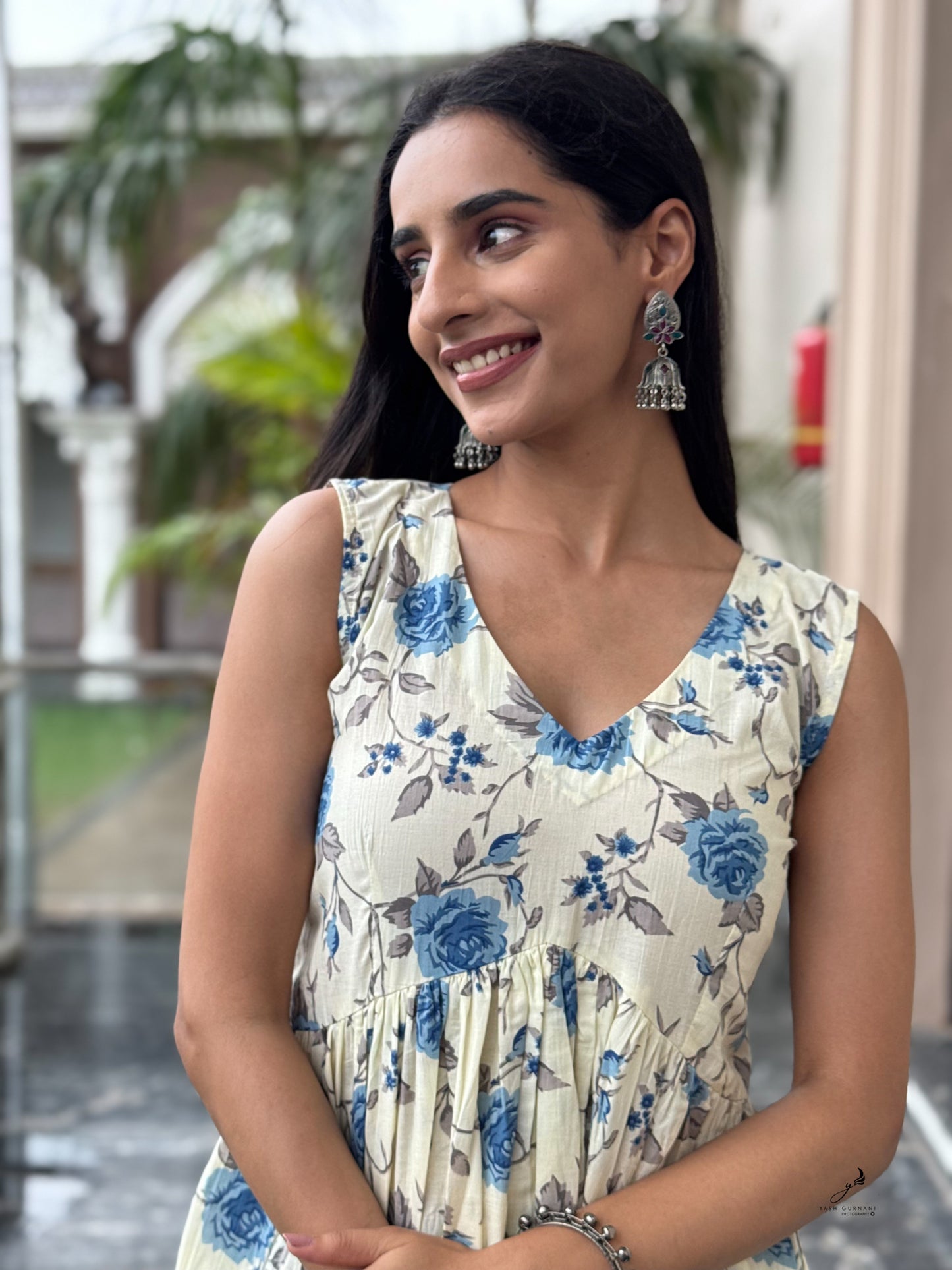 RIVYA BLUE FLOWER COTTON SLEEVELESS SHORT KURTI