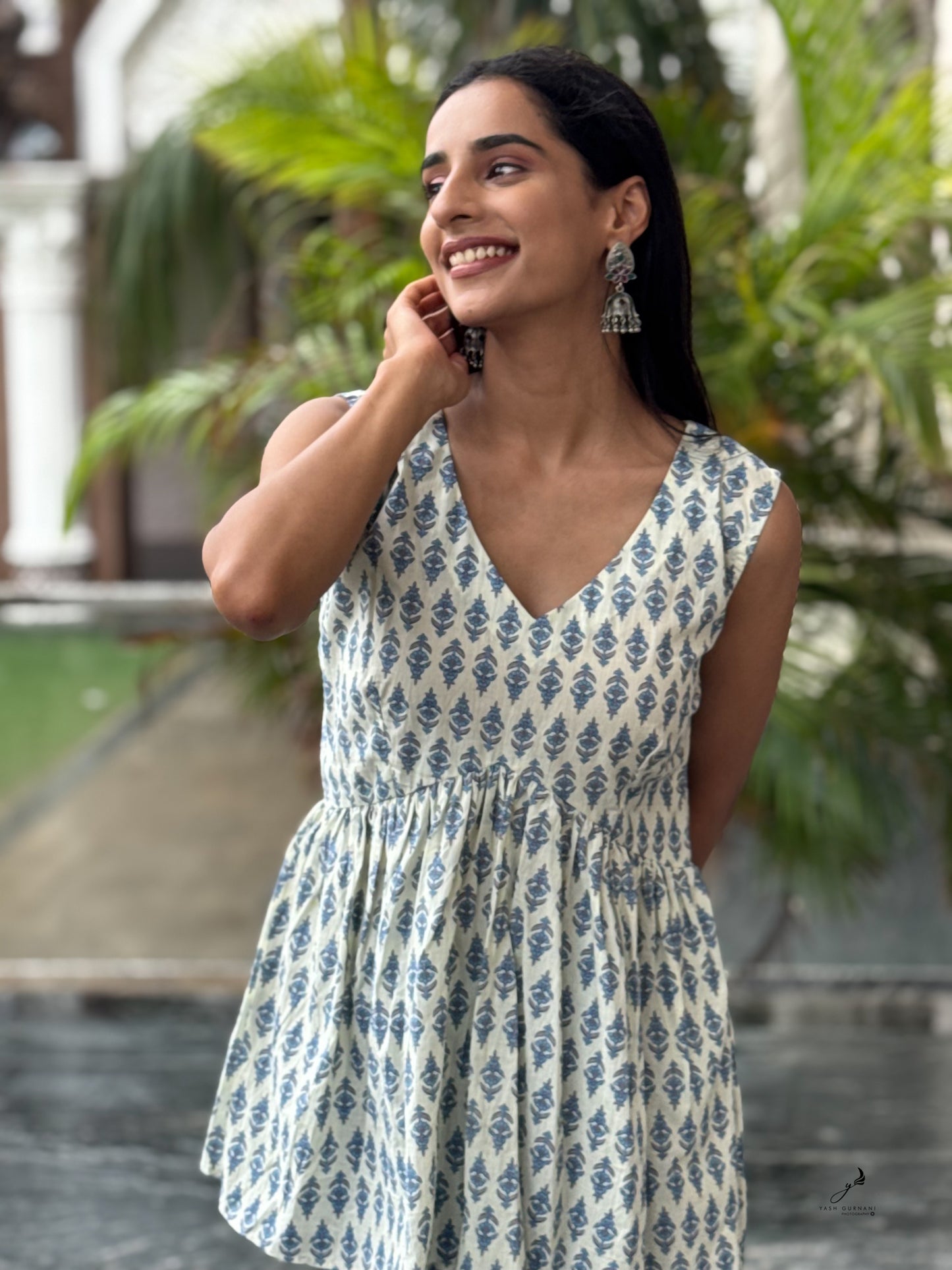 KAUSHIKI COTTON SLEEVELESS SHORT KURTI