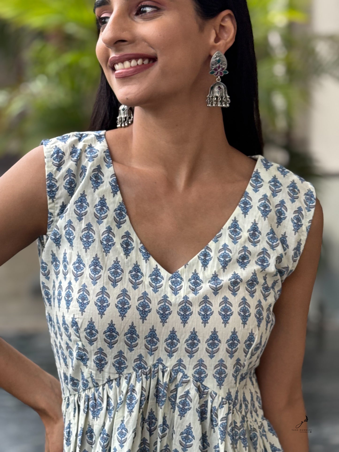 KAUSHIKI COTTON SLEEVELESS SHORT KURTI