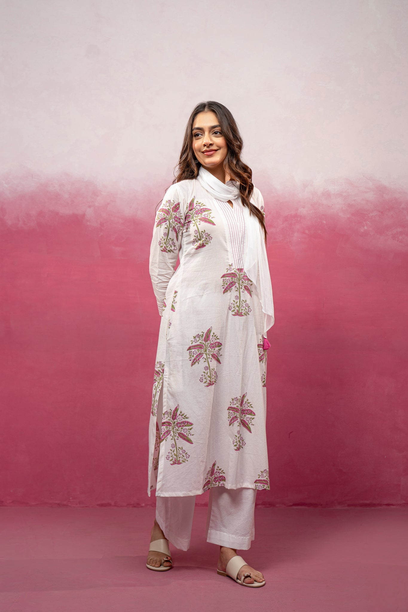 TRIVAYA WHITE KURTA SET WITH SCARF