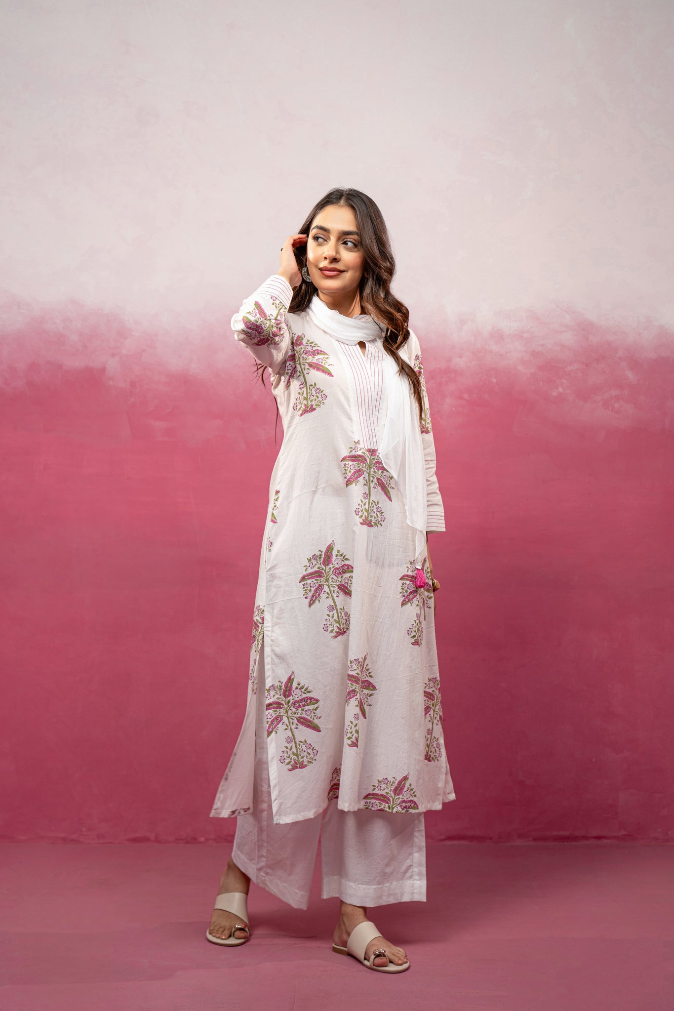 TRIVAYA WHITE KURTA SET WITH SCARF