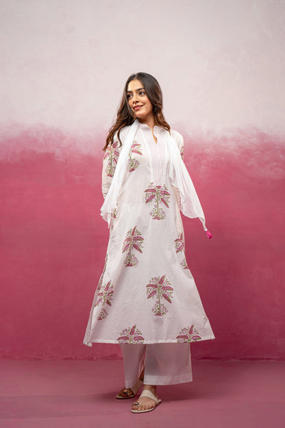 TRIVAYA WHITE KURTA SET WITH SCARF