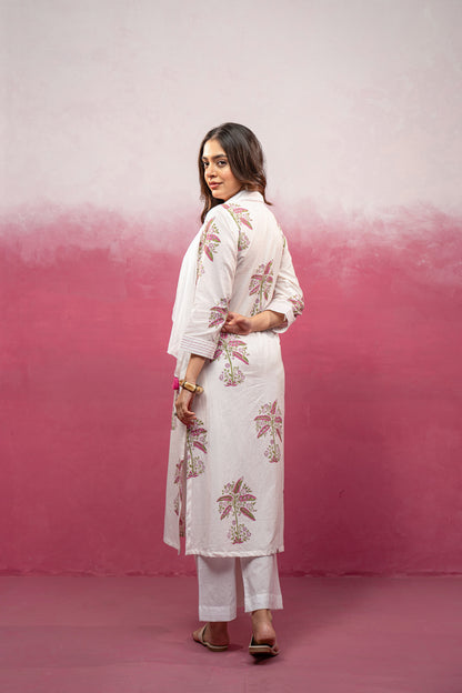 TRIVAYA WHITE KURTA SET WITH SCARF