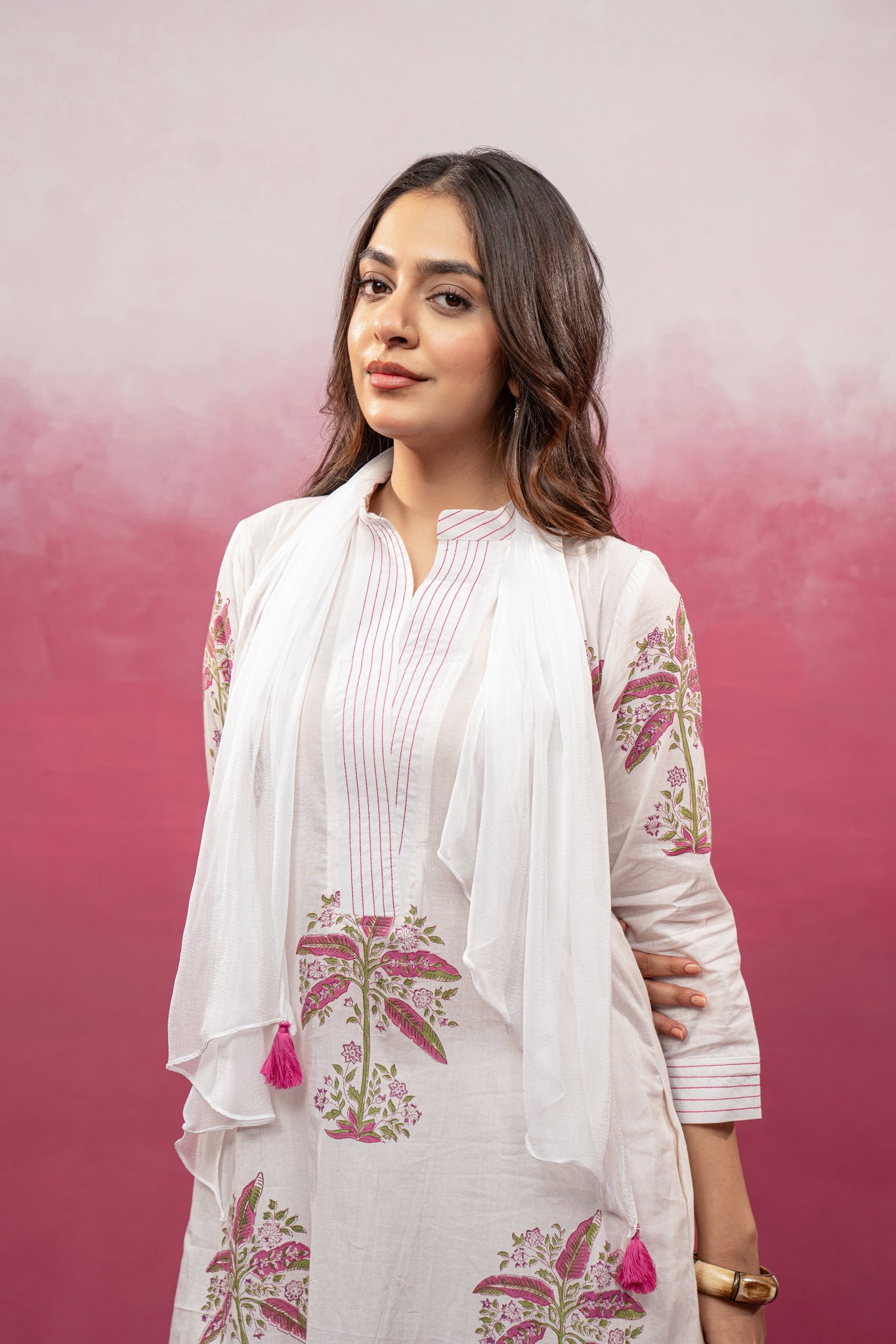 TRIVAYA WHITE KURTA SET WITH SCARF