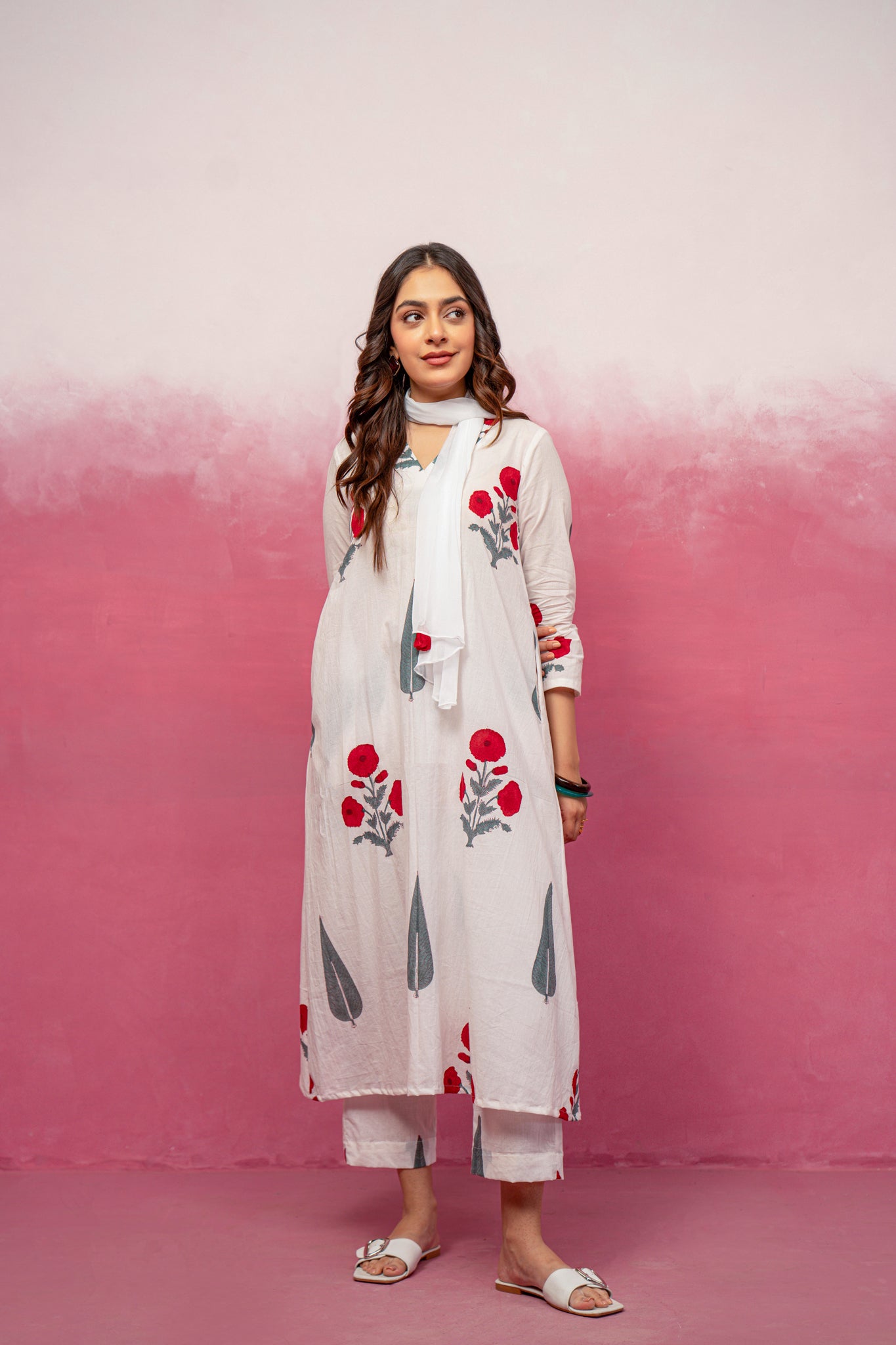NEERA WHITE KURTA SET WITH SCARF