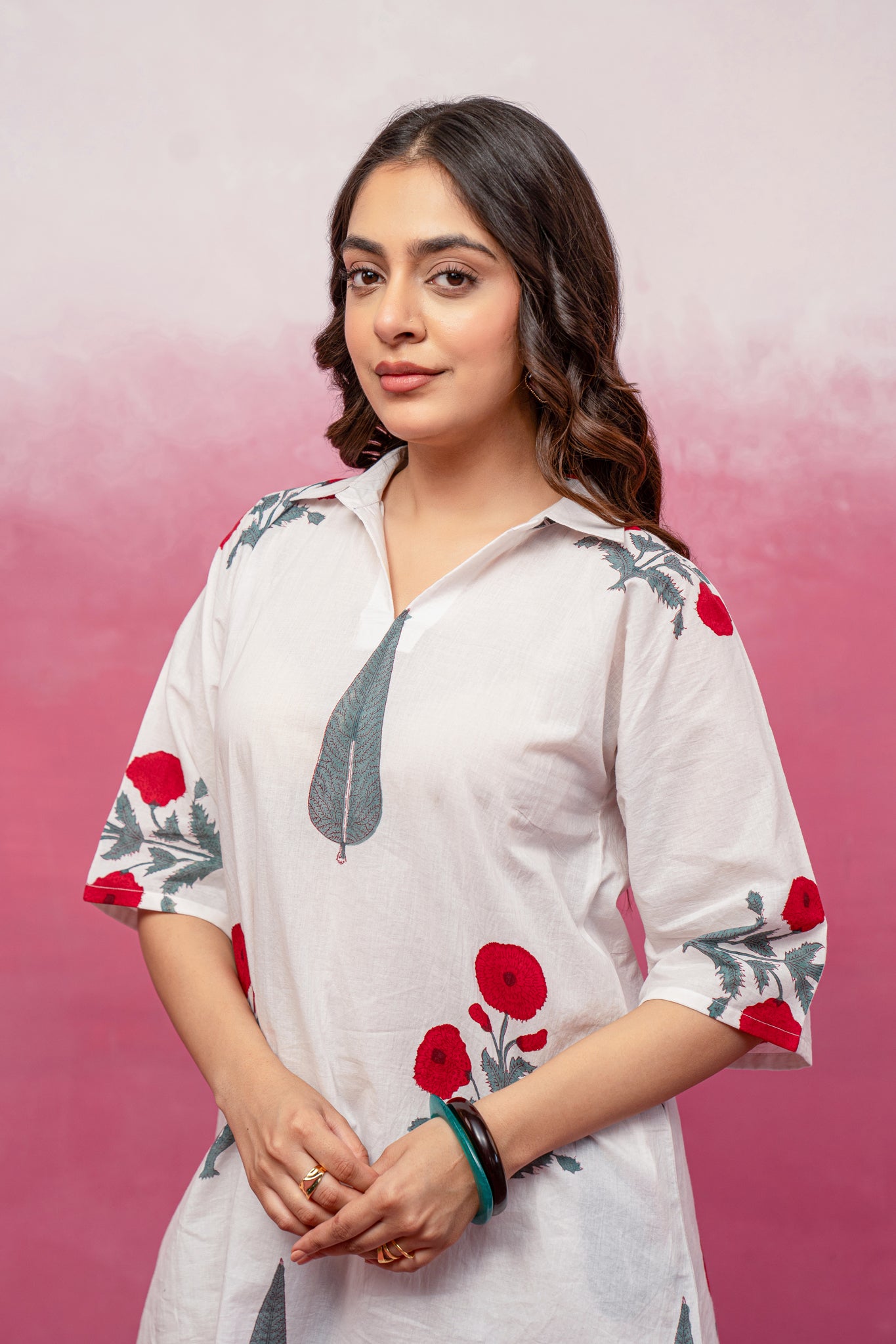 VASIKA WHITE FLORAL COLLAR TOP