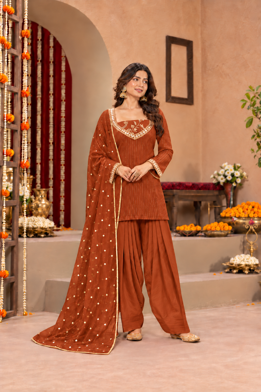 PARINEETI LUREX FUSION RUST FARSHI SET