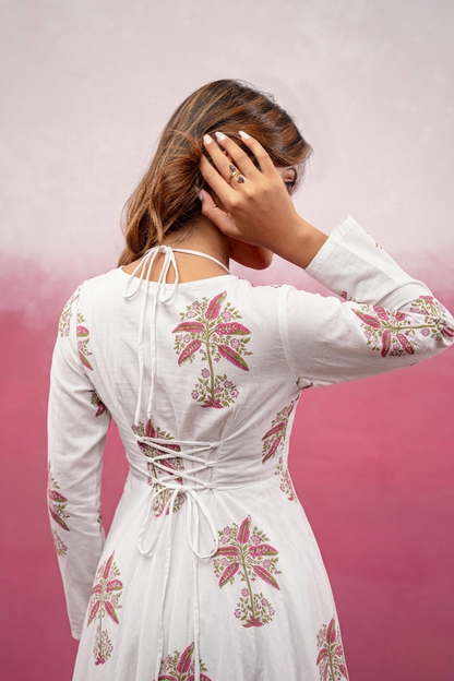 JUVERA WHITE FLORAL FULL SLEEVES KURTI